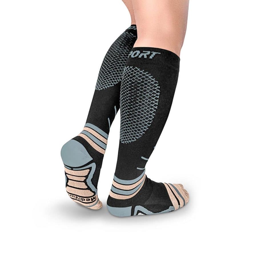 MEDIA DE COMPRESION DEPORTIVA CON HILADO DE COBRE MEDIVARIC 18-23 MMHG